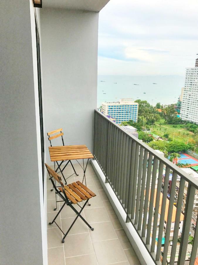 Appartement The Base Highfl Seaview à Pattaya Extérieur photo