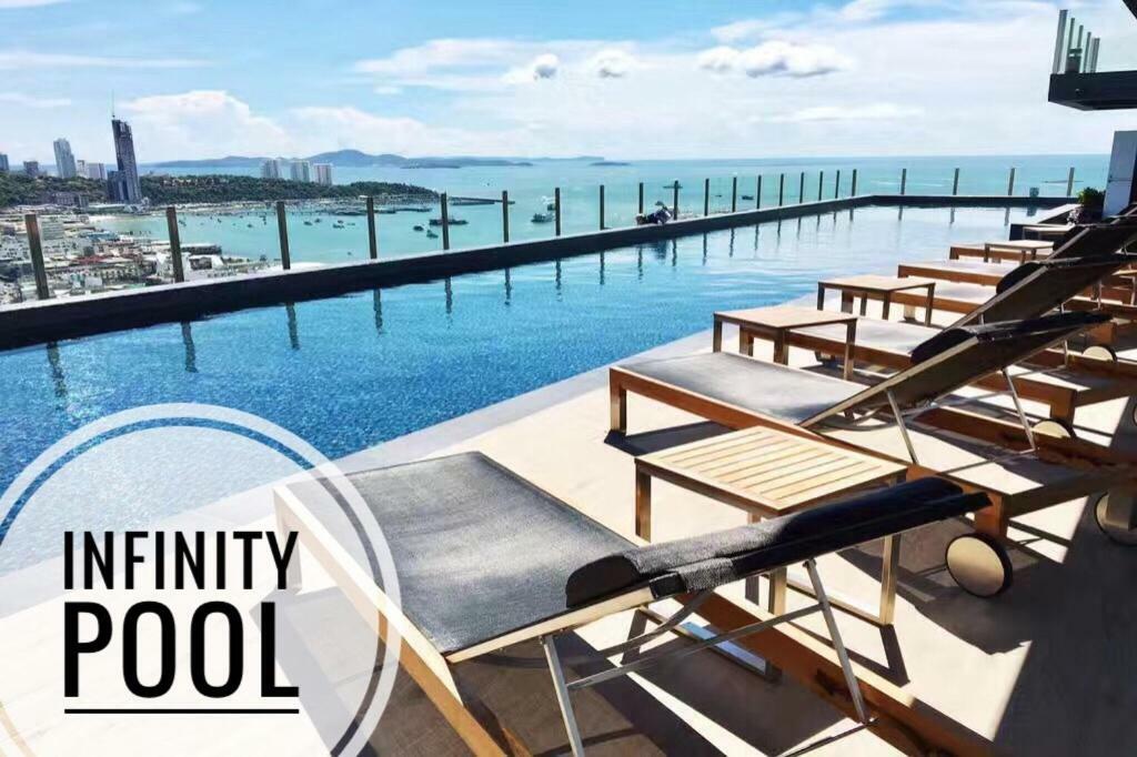 Appartement The Base Highfl Seaview à Pattaya Extérieur photo